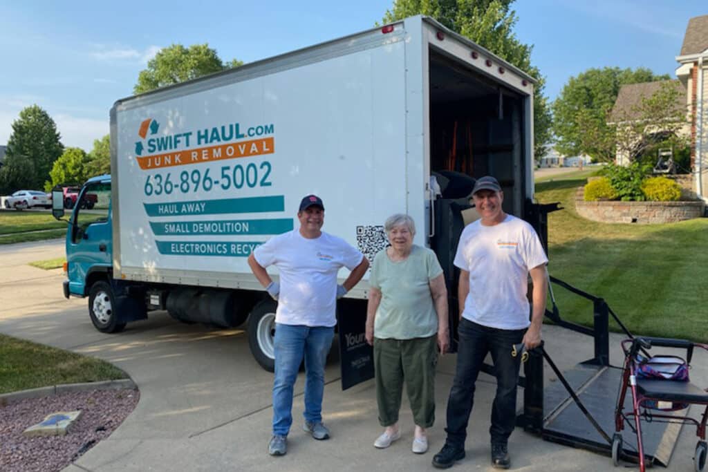 Top Junk Removal Services in Saint Charles, Saint Peters, O'Fallon, Ladue, Chesterfield, Saint Louis, Lake Saint Louis, Wentzville, Town and Country, Ballwin and Wildwood MO​